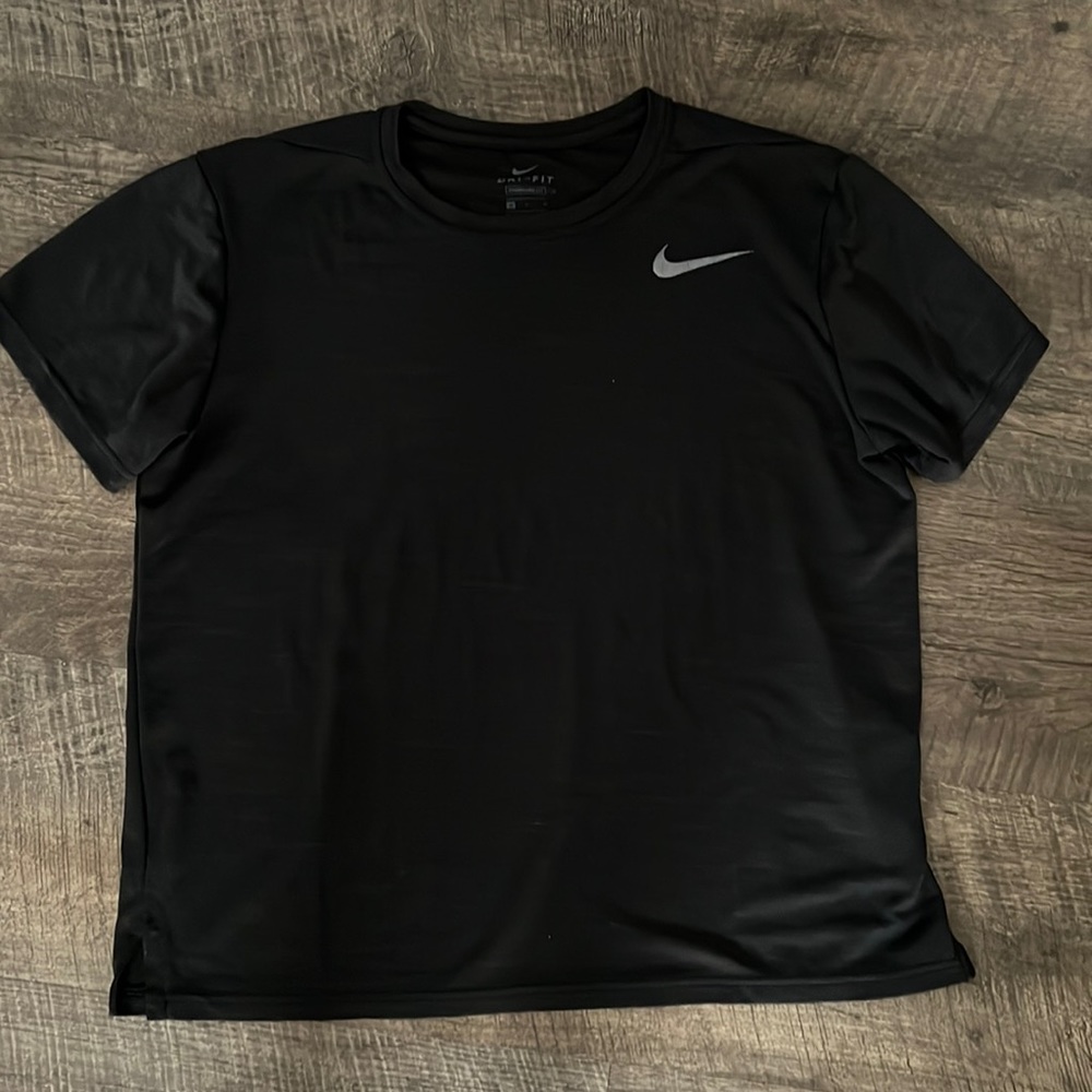 Nike Dri-Fit standard fit top